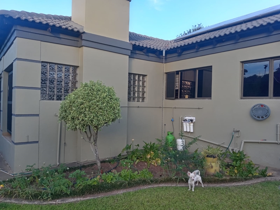To Let 4 Bedroom Property for Rent in Bodorp North West